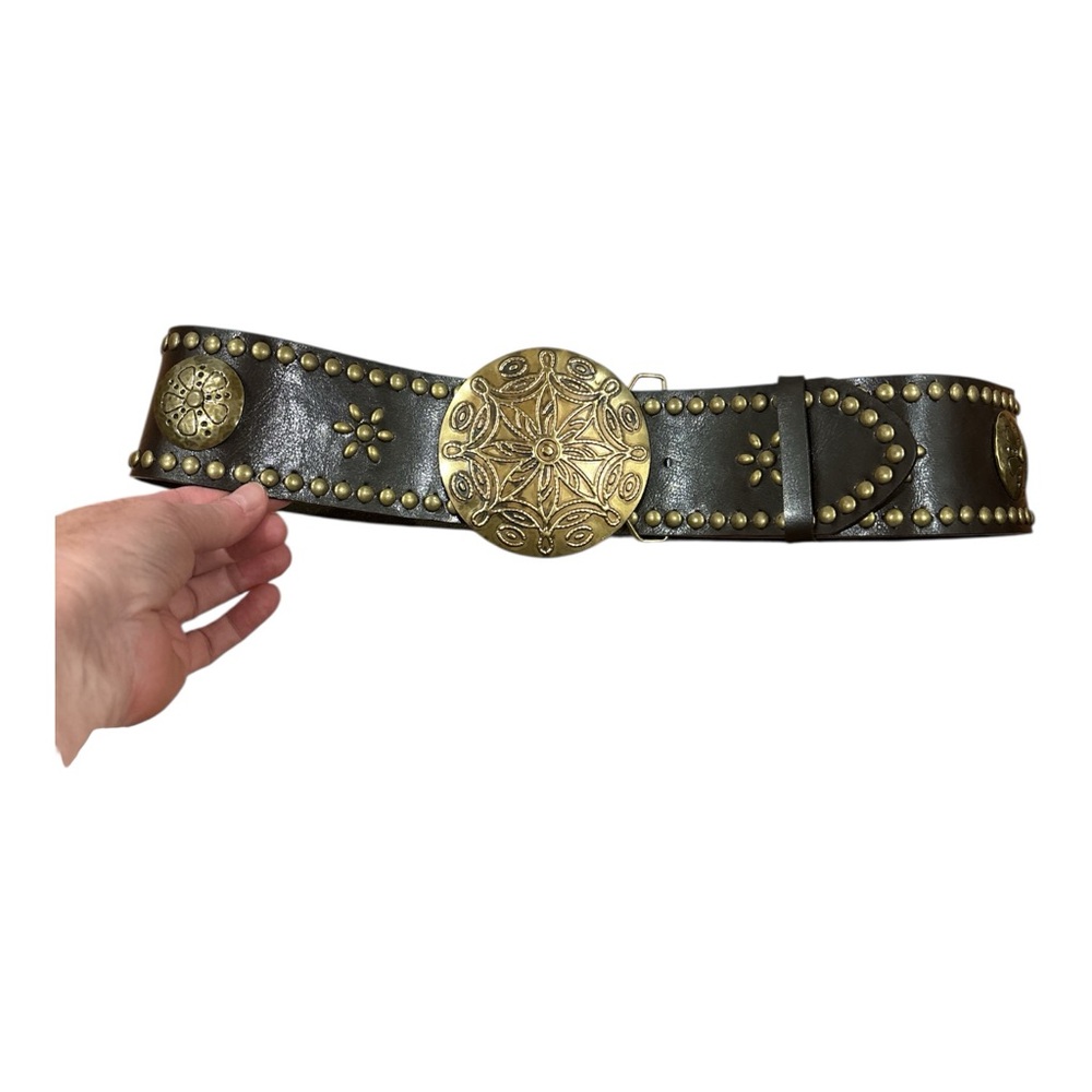 NWT 80s BROWN LEATHER MOROCCAN WIDE BELT W ANTIQUED METAL MEDALLION & RIVETS L